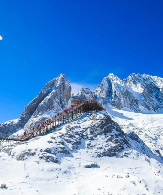 Nui-tuyet-Ngoc-Long-Le-Giang-Shangri-la